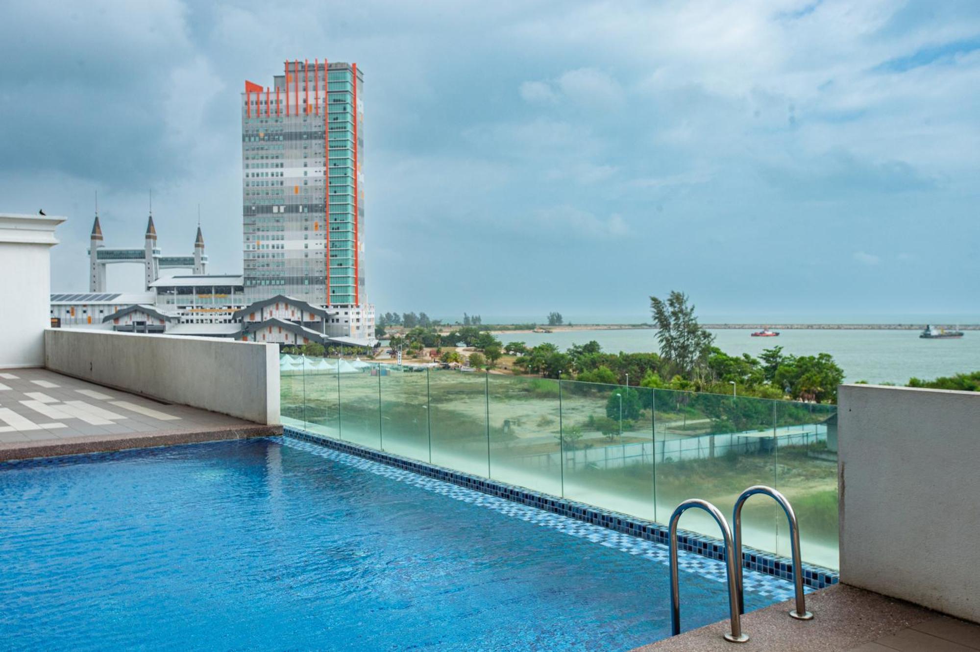 Infinity Sea View Pool Beach View 3Rooms 2Parkings Kuala Terengganu Luaran gambar
